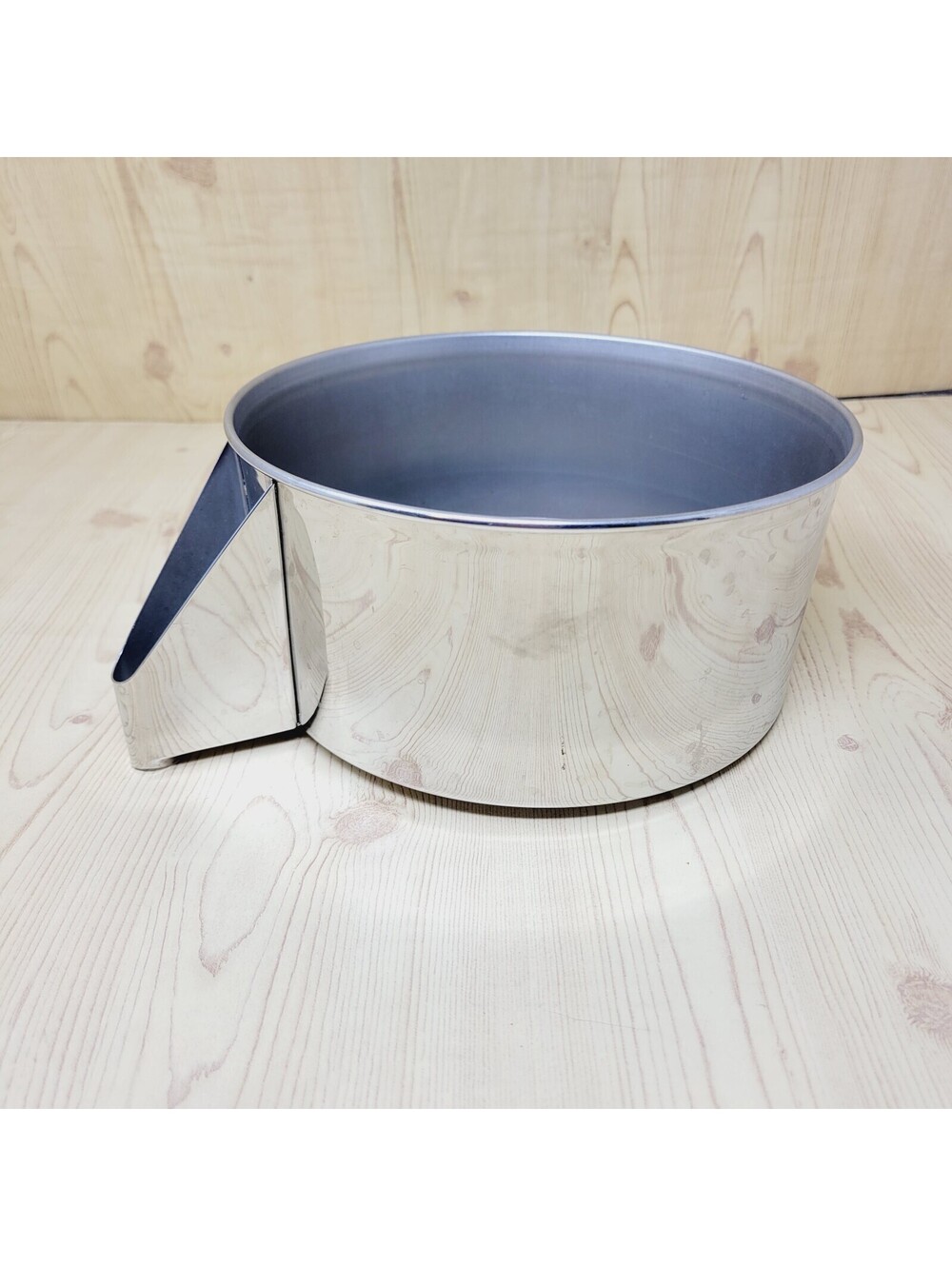 ACME Supreme Juicerator Model 6001 Replacement Parts - Funnel Bowl with spout